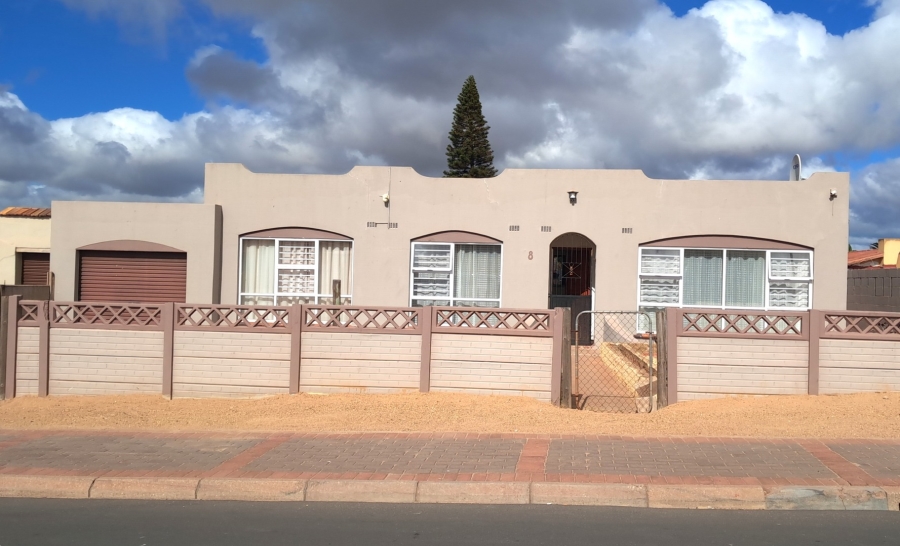 3 Bedroom Property for Sale in Louwville Western Cape